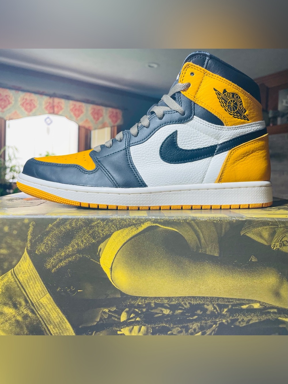Jordan 1 Retro High Jordan 1 Retro High OG 🚖 Taxi 🚖 11M - Picture 2 of 16